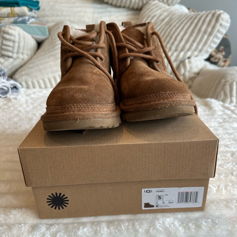 Like New UGG Women’s Neumel Leather Boot - Chestnut, 8.5